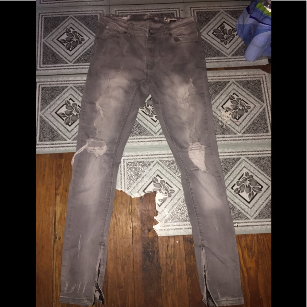 Grey skinny jeans